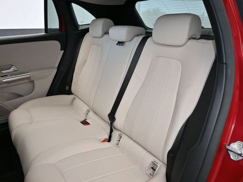 Used 2022 Mercedes-Benz GLA 250 image 34