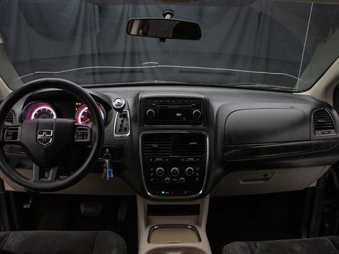 Used 2014 Dodge Grand Caravan SXT image 21