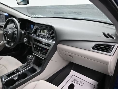 Used 2017 Hyundai Sonata SE FWD image 9