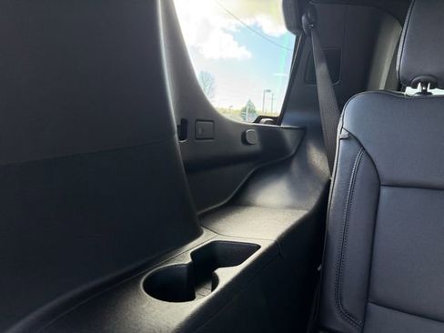 Used 2022 Chevrolet Tahoe Z71 w/ Luxury Package AWD/4WD image 42