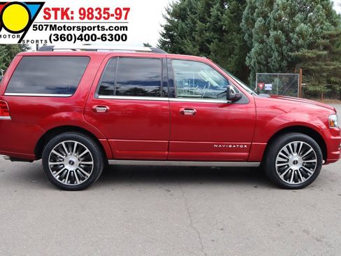 Used 2015 Lincoln Navigator 4WD w/ Equipment Group 101A Reserve image 9