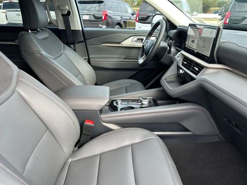 New 2026 Ford Explorer Active w/ Active Comfort Package image 30