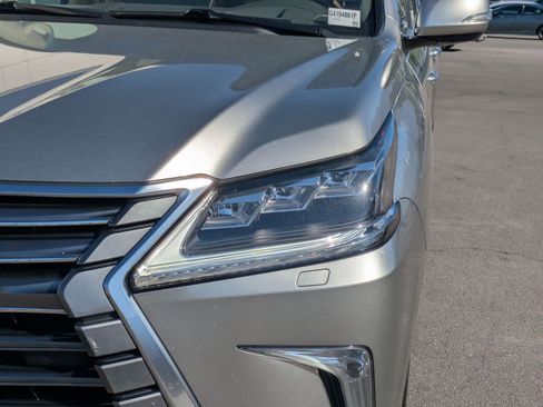 Used 2016 Lexus LX 570 4WD w/ Luxury Package image 12