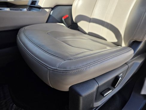 Used 2024 Ford Expedition Limited image 23