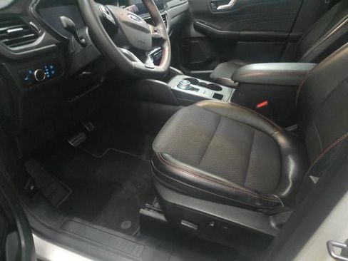 Certified 2023 Ford Escape ST-Line w/ Tech Pack #1 AWD/4WD image 15