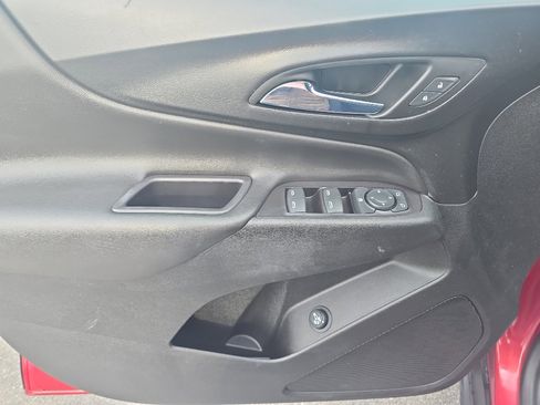 Used 2019 Chevrolet Equinox LT image 18