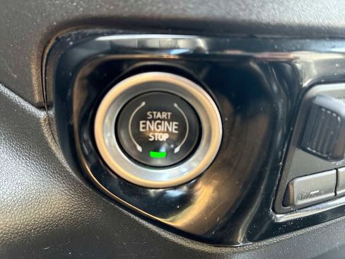 Certified 2022 Chevrolet Silverado 1500 High Country w/ High Country Premium Package image 17