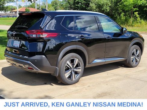 Certified 2023 Nissan Rogue SL AWD/4WD image 3