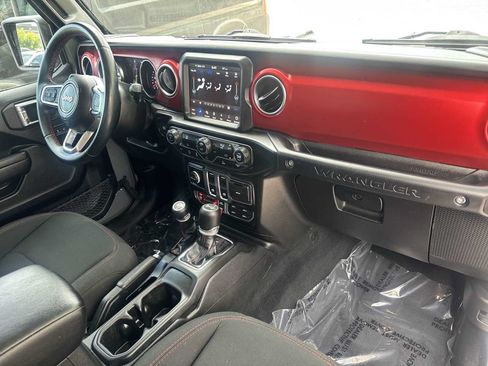 Used 2022 Jeep Wrangler Rubicon AWD/4WD image 14