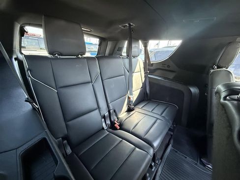 Used 2023 Cadillac Escalade ESV Premium Luxury w/ Performance Package AWD/4WD image 25