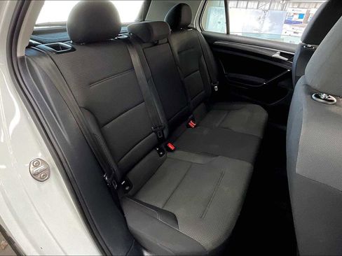 Used 2019 Volkswagen e-Golf SE w/ Driver Assistance Package image 30