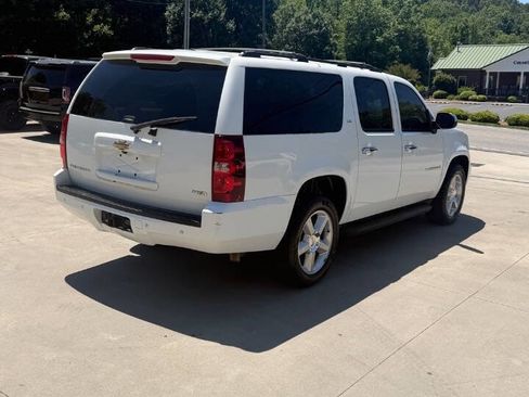 Used 2008 Chevrolet Suburban LTZ w/ LTZ Preferred Equipment Group AWD/4WD image 5