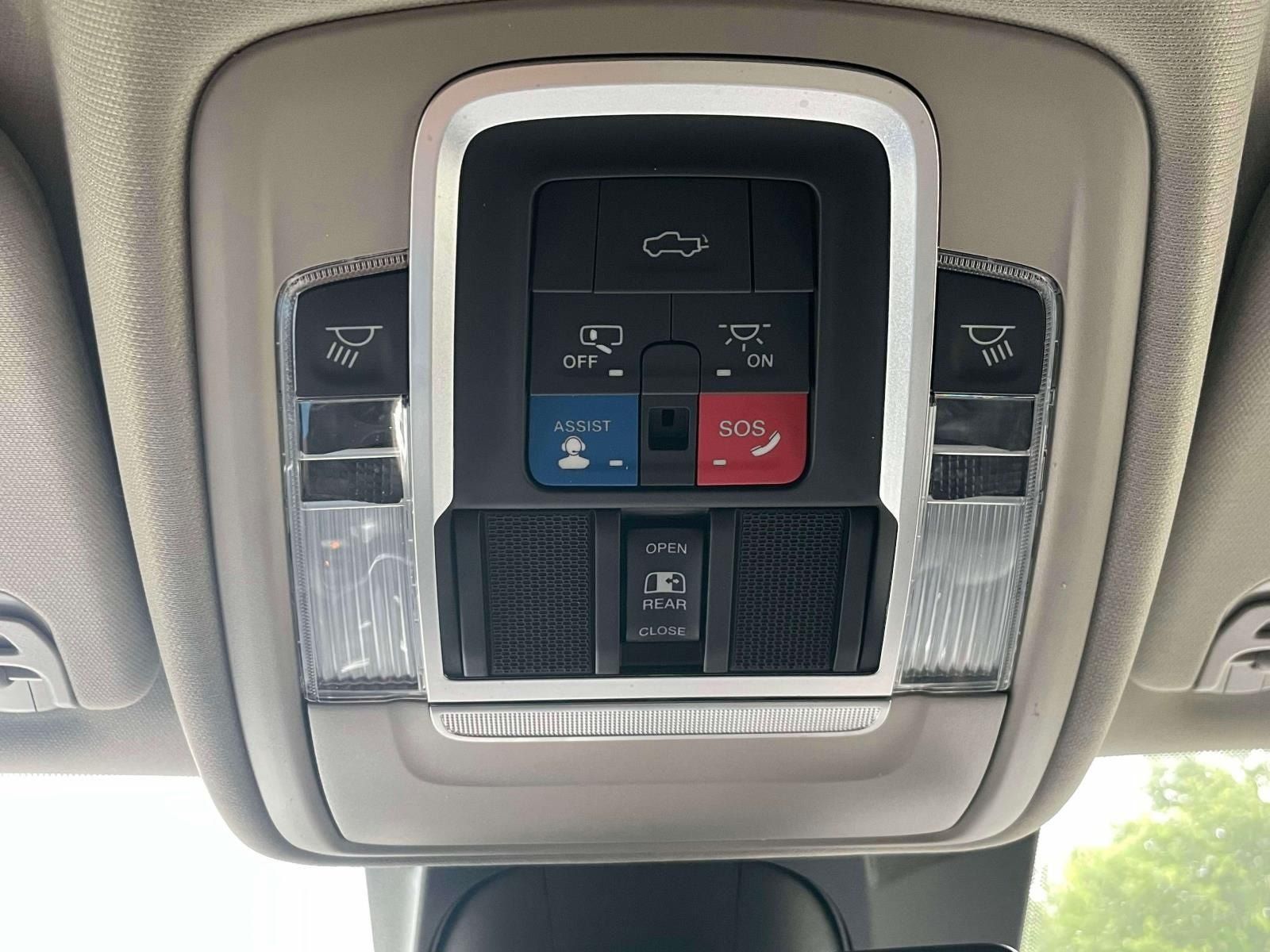 Used 2022 RAM 1500 Laramie AWD/4WD image 32