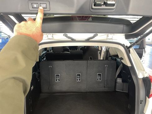 Used 2022 Subaru Ascent Premium w/ Convenience Package image 22