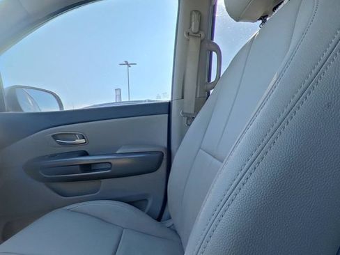 Used 2021 Kia Sedona LX FWD image 25