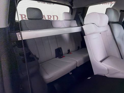 Used 2025 Hyundai Palisade SEL FWD image 33