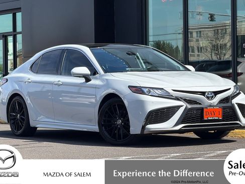 Used 2022 Toyota Camry XSE w/ Navigation Package FWD image 1