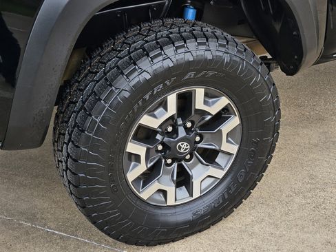 Used 2023 Toyota Tacoma TRD Sport image 7