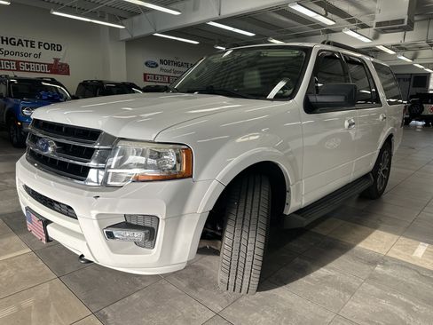 Used 2016 Ford Expedition XLT w/ Equipment Group 202A image 16
