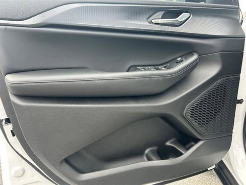 New 2025 Jeep Grand Cherokee Laredo X image 19