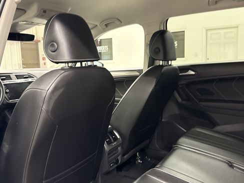 Used 2024 Volkswagen Tiguan SE image 16