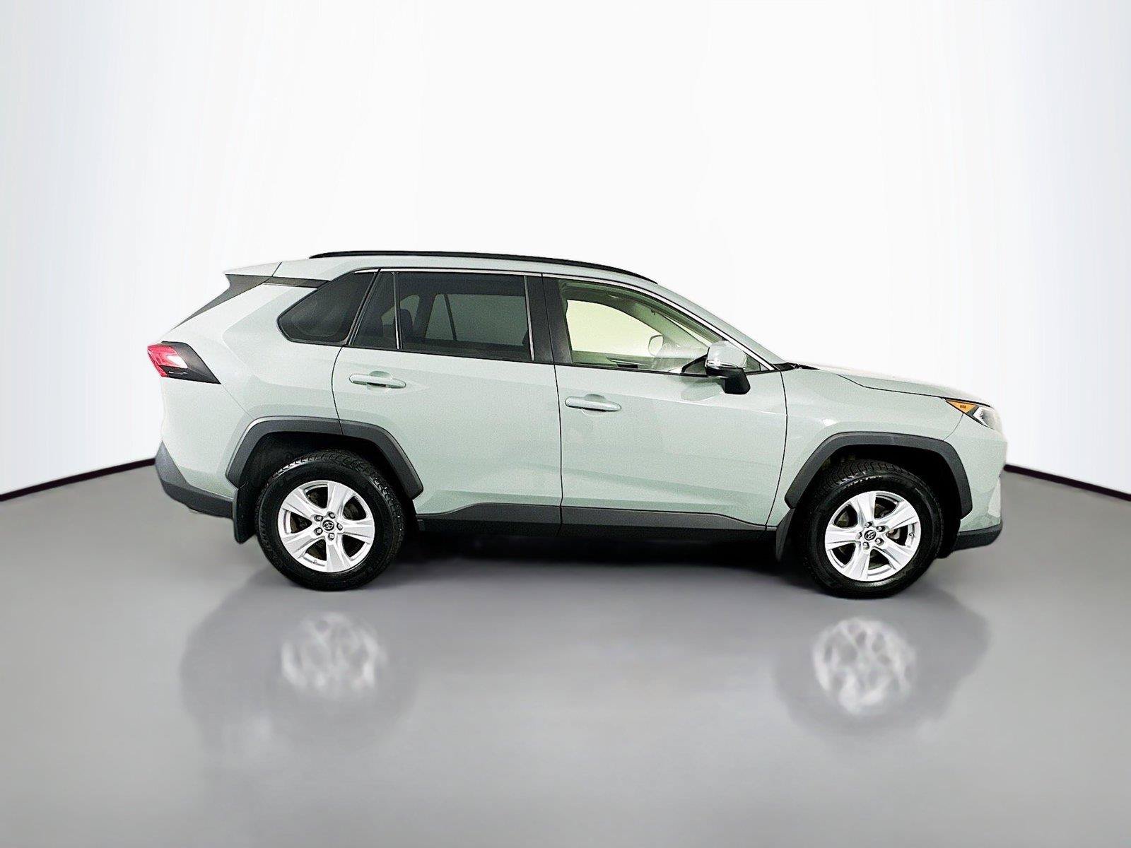 Used 2019 Toyota RAV4 XLE w/ All Weather Liner Package AWD/4WD image 8