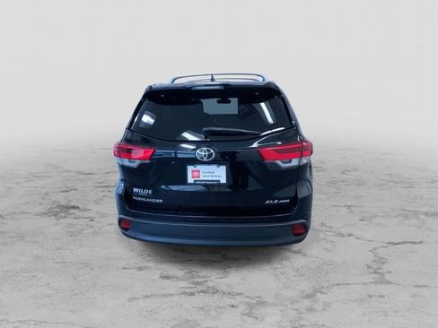 Certified 2019 Toyota Highlander XLE AWD/4WD image 8