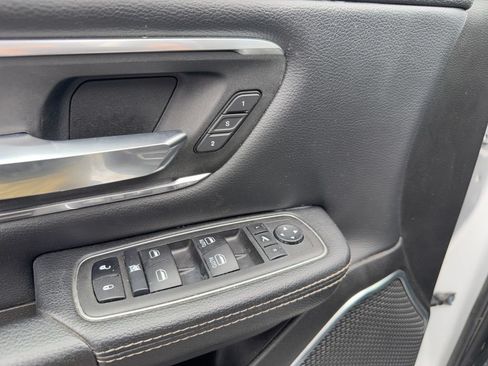 Used 2024 RAM 1500 Laramie AWD/4WD image 13