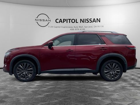 Used 2022 Nissan Pathfinder SL w/ SL Premium Package image 9