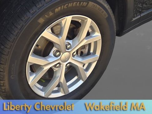Used 2023 Jeep Grand Cherokee L Limited AWD/4WD image 18