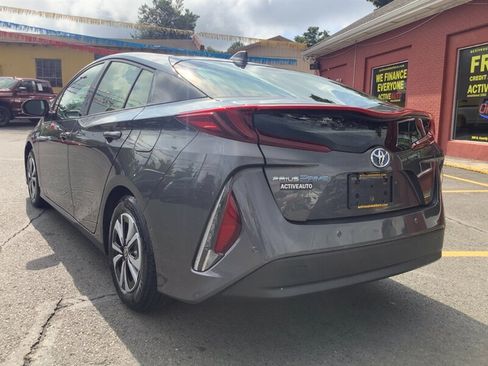 Used 2017 Toyota Prius Prime Advanced FWD image 5