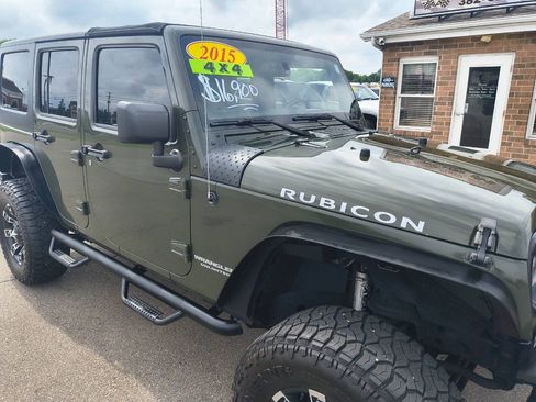Used 2015 Jeep Wrangler Unlimited Rubicon w/ Connectivity Group AWD/4WD image 4
