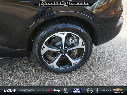 Certified 2023 Ford Escape ST-Line Select w/ Tech Pack #2 image 4