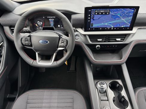 New 2026 Ford Explorer ST-Line image 3