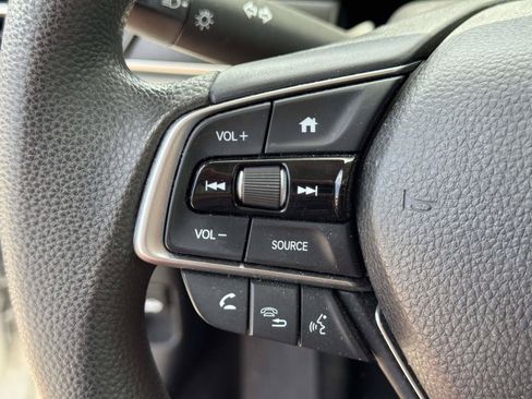 Used 2019 Honda Accord LX image 18