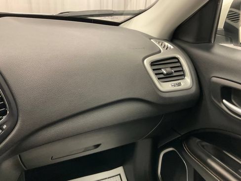 Used 2021 Jeep Compass Latitude AWD/4WD image 25