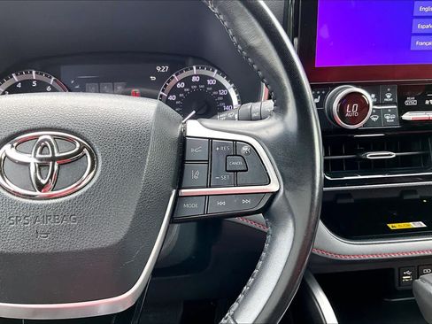 Used 2023 Toyota Highlander XSE FWD image 25