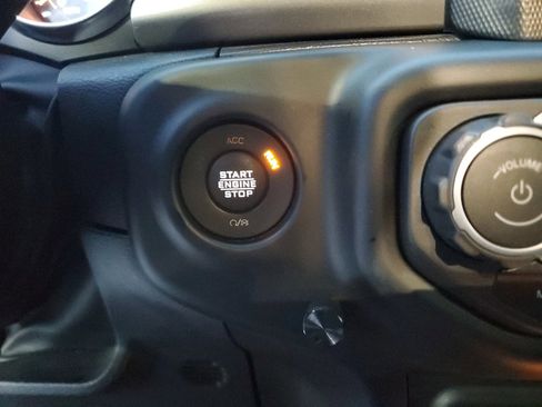 Certified 2023 Jeep Wrangler Willys image 18