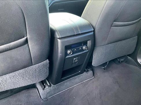 Certified 2021 Chevrolet Traverse LT image 25