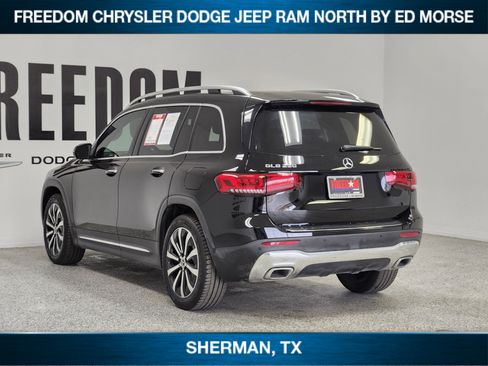 Used 2021 Mercedes-Benz GLB 250 image 3