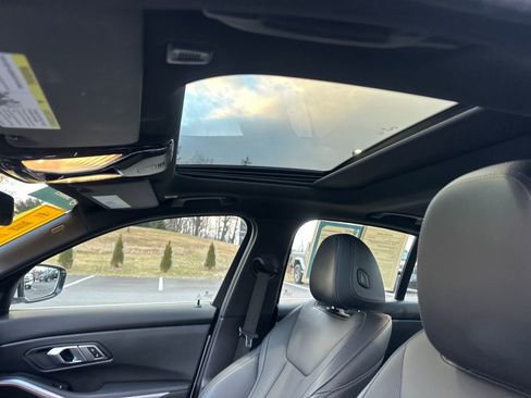 Used 2022 BMW 330i xDrive Sedan w/ Premium Package 2 image 26