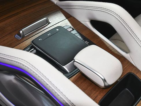 Used 2025 Mercedes-Benz GLE 350 4MATIC w/ AMG Line Exterior image 47