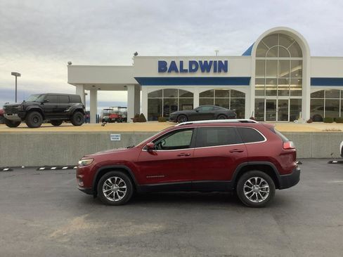 Used 2019 Jeep Cherokee Latitude Plus image 4