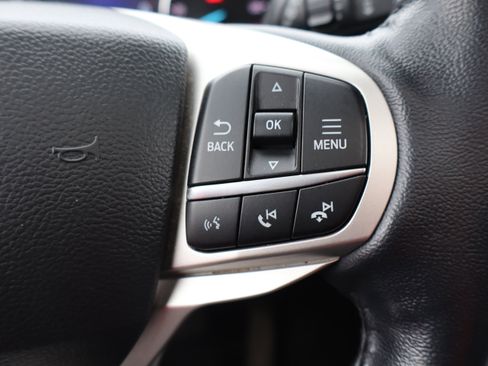 Used 2022 Ford Explorer XLT w/ Equipment Group 202A image 19