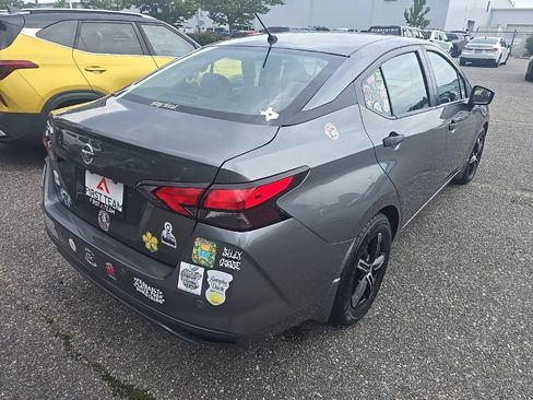 Used 2021 Nissan Versa S FWD image 5