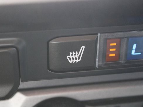 Used 2023 Toyota Tacoma TRD Sport image 9