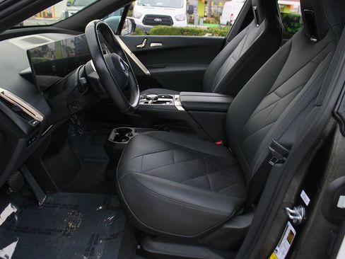 Used 2024 BMW iX xDrive50 w/ Premium Package AWD/4WD image 14