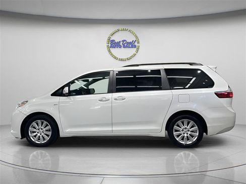 Used 2017 Toyota Sienna Limited Premium AWD/4WD image 2