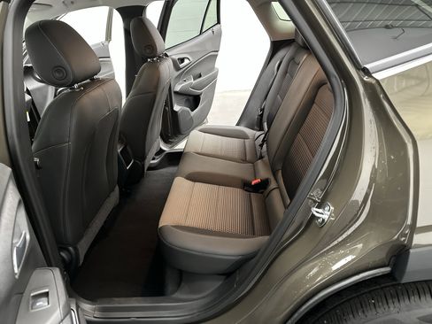 Used 2024 Chevrolet Trax LT w/ Sunroof Package image 20