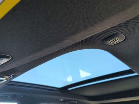 Used 2024 Jeep Grand Cherokee Overland w/ Luxury Tech Group IV image 19